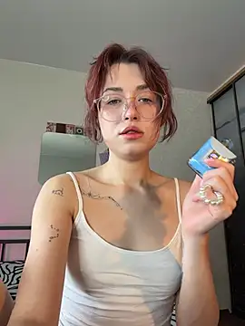 Evangeline Lawrence  online show from May 17, 2:50 pm