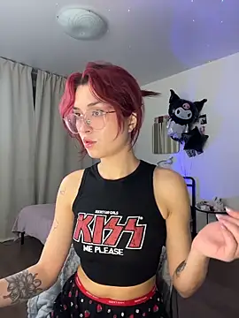 Evangeline Lawrence  online show from November 11, 4:35 pm