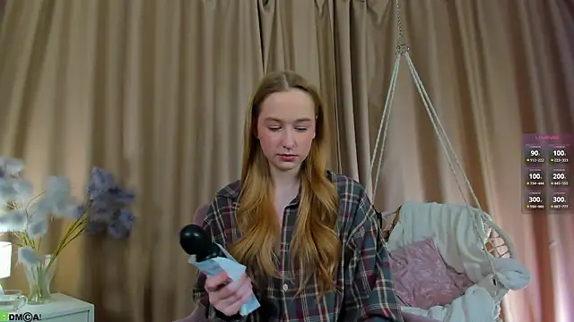 Sweett Monica online show from March 5, 1:02 am