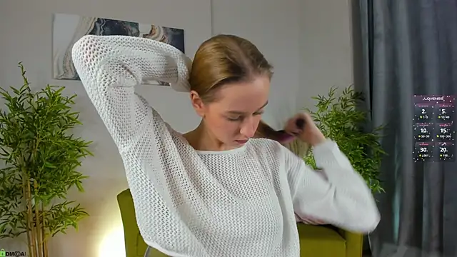 Snapshot of Sweett_Monica chatting on November 25, 1:06 am Sweett Monica online show from November 25, 1:06 am