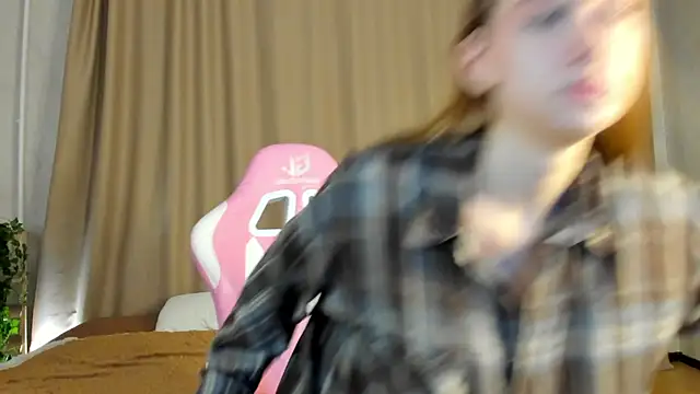 Snapshot of Sweett_Monica chatting on September 27, 12:06 am Sweett Monica online show from September 27, 12:06 am