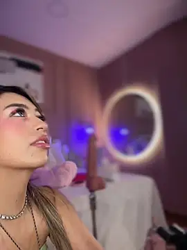 Snapshot of Atenea_cute21 chatting on June 14, 4:14 am Atenea cute21 online show from June 14, 4:14 am