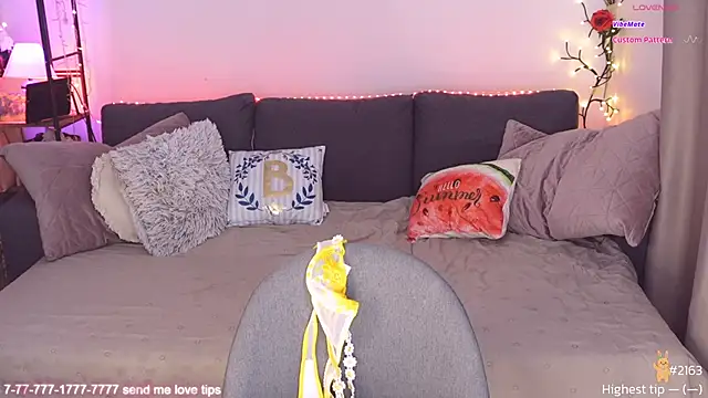 Carrolyna online show from April 10, 3:52 pm