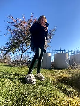 Snapshot of Anita-Smith chatting on October 31, 7:49 am Anita-Smith online show from October 31, 7:49 am