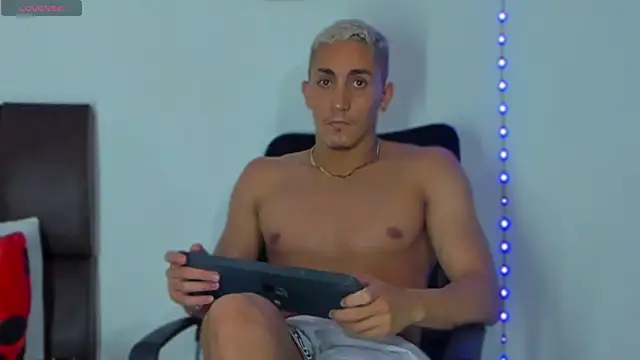 MikeRoss7777 online show from March 17, 1:57 am