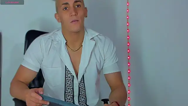 MikeRoss7777 online show from February 24, 10:14 pm