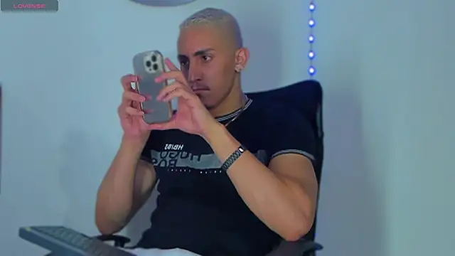 MikeRoss7777 online show from January 26, 4:20 am