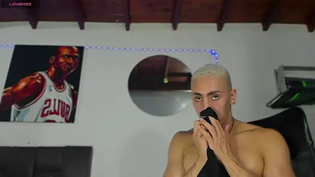 MikeRoss7777 online show from January 26, 10:13 pm