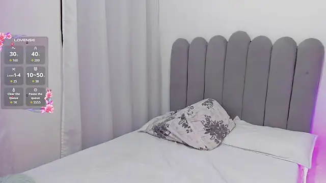 andrea osorio  online show from October 3, 11:45 am