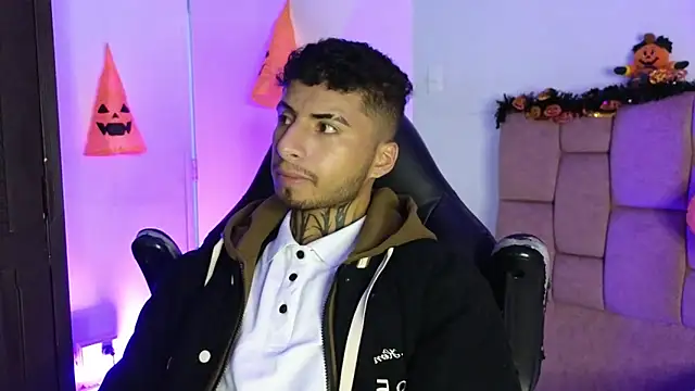 JuanCamiilo 66 online show from October 28, 2:45 am