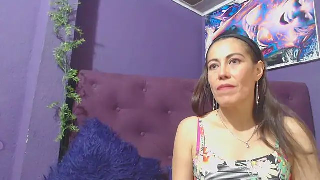 alejandracooper  online show from February 7, 4:24 pm