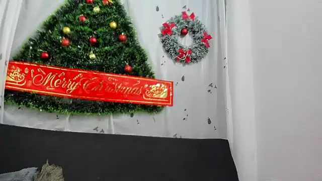 alejandracooper  online show from December 25, 6:09 pm