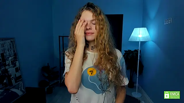 Snapshot of RayaNenlia chatting on November 4, 5:11 am RayaNenlia online show from November 4, 5:11 am