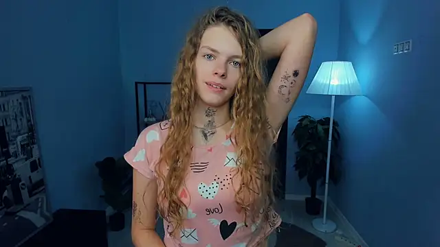 Snapshot of RayaNenlia chatting on December 3, 5:08 am RayaNenlia online show from December 3, 5:08 am