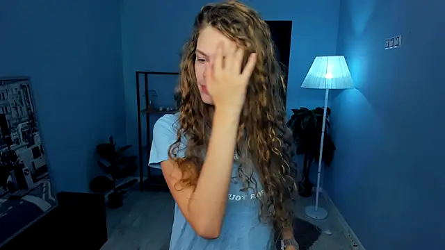 Snapshot of RayaNenlia chatting on October 21, 5:07 am RayaNenlia online show from October 21, 5:07 am