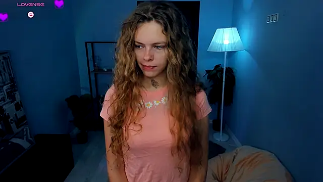 Snapshot of RayaNenlia chatting on September 30, 5:13 am RayaNenlia online show from September 30, 5:13 am