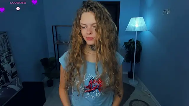 Snapshot of RayaNenlia chatting on October 12, 5:09 am RayaNenlia online show from October 12, 5:09 am