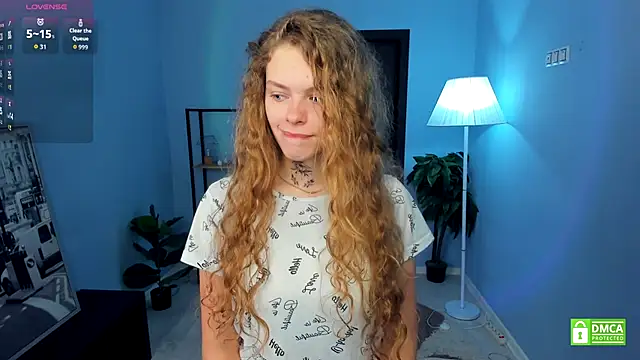 Snapshot of RayaNenlia chatting on November 24, 5:18 am RayaNenlia online show from November 24, 5:18 am