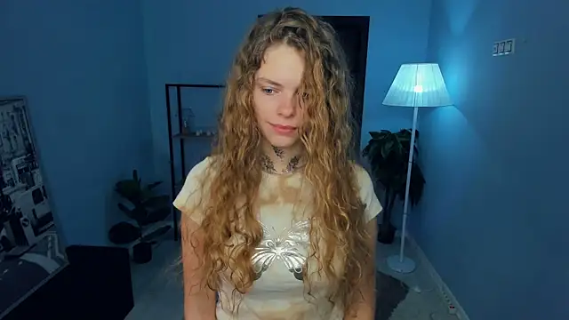 Snapshot of RayaNenlia chatting on October 27, 5:08 am RayaNenlia online show from October 27, 5:08 am