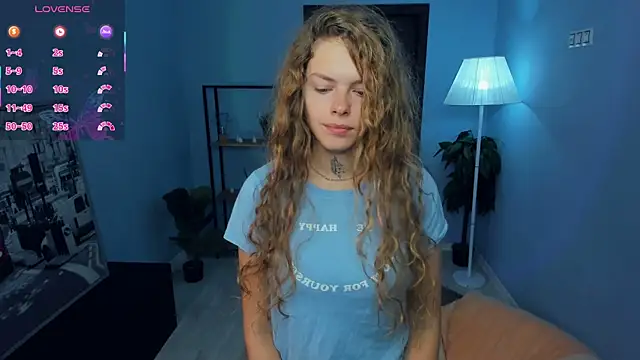 Snapshot of RayaNenlia chatting on September 28, 5:03 am RayaNenlia online show from September 28, 5:03 am