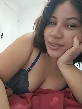 Snapshot of Yara0k chatting on November 1, 8:19 am Yara0k online show from November 1, 8:19 am