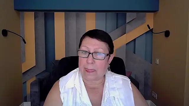 BarbaraTurners online show from October 20, 6:19 pm