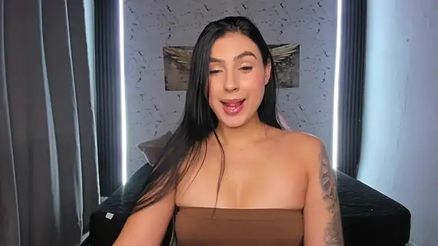 Valerie Corthez online show from May 25, 7:45 pm