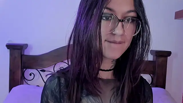Snapshot of noemi_foxxx chatting on December 14, 10:24 am noemi foxxx online show from December 14, 10:24 am