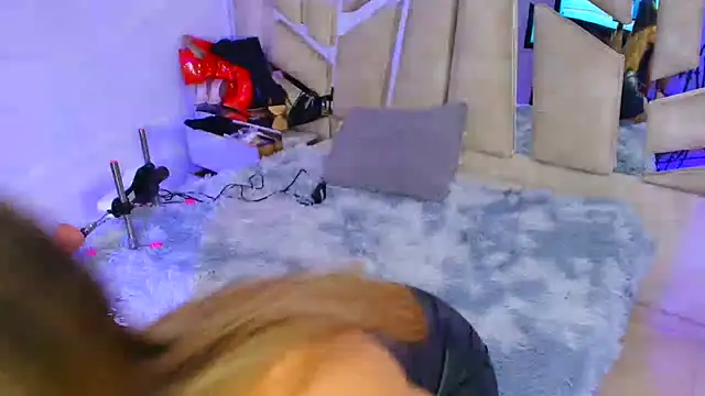 Natalyefoster online show from February 26, 5:24 pm