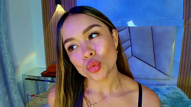Snapshot of Natalyefoster chatting on July 14, 7:20 pm Natalyefoster online show from July 14, 7:20 pm