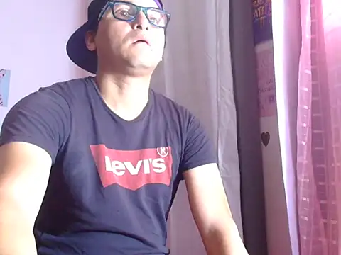 ClarkGiven online show from May 8, 11:58 am