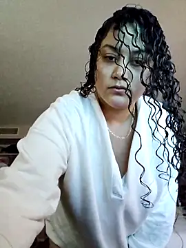 Snapshot of honeeyyy_pot chatting on February 20, 6:26 am honeeyyy pot online show from February 20, 6:26 am