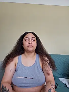 Snapshot of honeeyyy_pot chatting on March 16, 9:50 pm honeeyyy pot online show from March 16, 9:50 pm