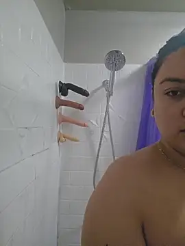 Snapshot of honeeyyy_pot chatting on January 18, 10:29 am honeeyyy pot online show from January 18, 10:29 am