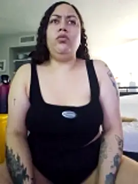 Snapshot of honeeyyy_pot chatting on October 22, 7:46 pm honeeyyy pot online show from October 22, 7:46 pm