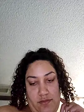 Snapshot of honeeyyy_pot chatting on September 21, 9:09 pm honeeyyy pot online show from September 21, 9:09 pm