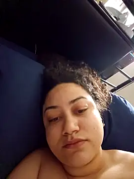 Snapshot of honeeyyy_pot chatting on November 4, 8:34 pm honeeyyy pot online show from November 4, 8:34 pm