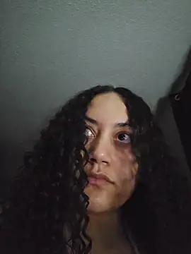 Snapshot of honeeyyy_pot chatting on October 30, 9:18 am honeeyyy pot online show from October 30, 9:18 am