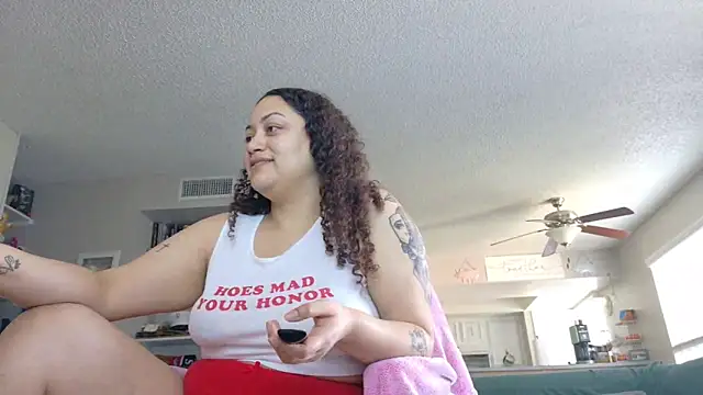 Snapshot of honeeyyy_pot chatting on March 19, 5:50 pm honeeyyy pot online show from March 19, 5:50 pm