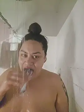 Snapshot of honeeyyy_pot chatting on December 1, 9:10 am honeeyyy pot online show from December 1, 9:10 am