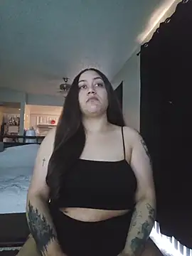 Snapshot of honeeyyy_pot chatting on December 1, 11:38 pm honeeyyy pot online show from December 1, 11:38 pm