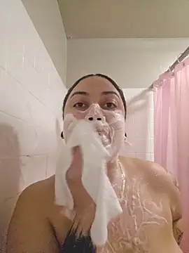 Snapshot of honeeyyy_pot chatting on December 20, 5:21 am honeeyyy pot online show from December 20, 5:21 am