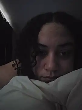 Snapshot of honeeyyy_pot chatting on November 11, 5:30 pm honeeyyy pot online show from November 11, 5:30 pm