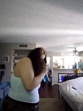 Snapshot of honeeyyy_pot chatting on September 25, 6:14 pm honeeyyy pot online show from September 25, 6:14 pm