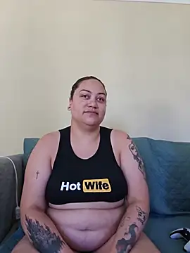 honeeyyy pot online show from June 7, 6:35 pm