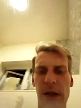 Mrleitenant online show from December 2, 7:15 pm