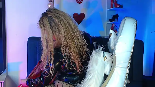 KorayRoussel online show from February 14, 1:22 pm