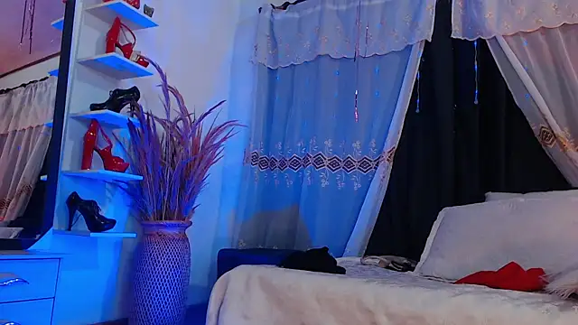 KorayRoussel online show from December 22, 1:55 pm