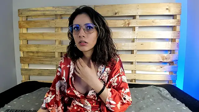 bulma bambina  online show from November 7, 7:40 pm