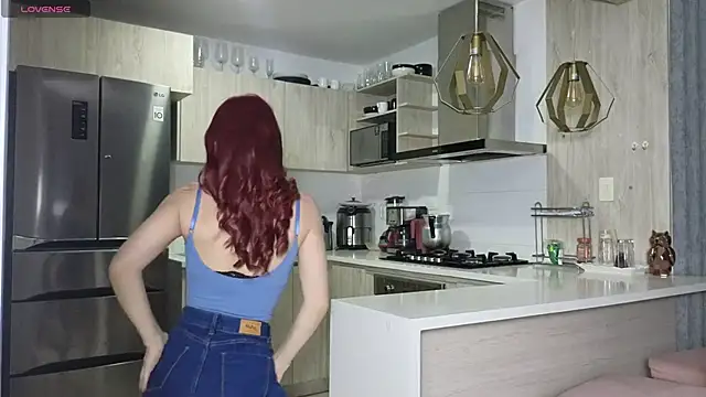 Snapshot of xalicesfantasyx chatting on March 10, 10:39 am xalicesfantasyx online show from March 10, 10:39 am